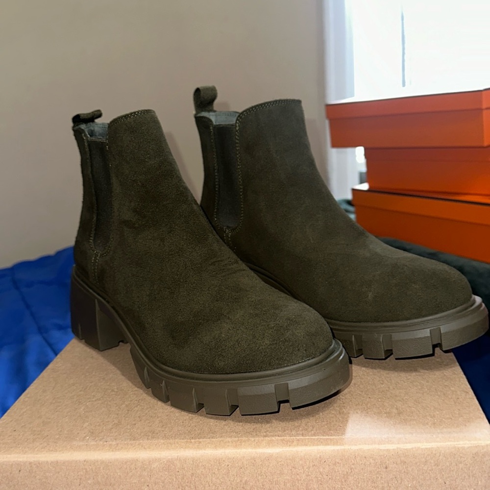 Steve Madden Suede Boots